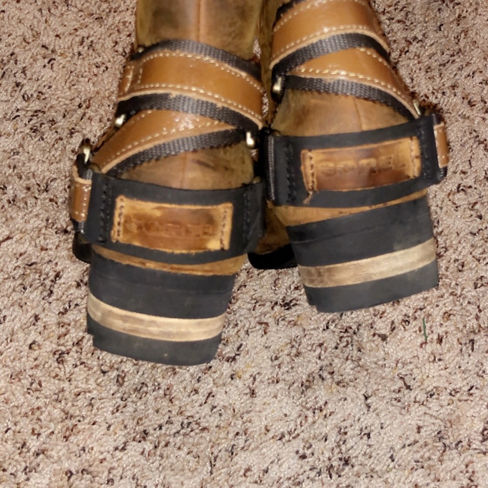 Sorel Lolla Boots Size 8